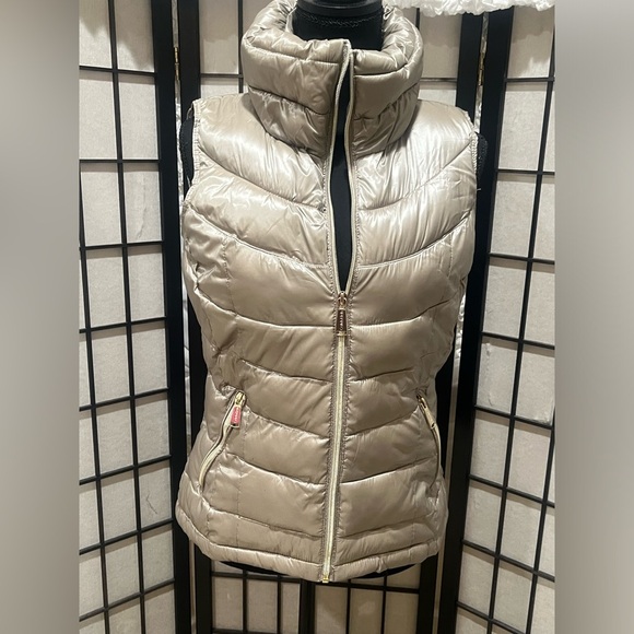 Calvin Klein Metallic Silver PUFFER VEST, WOMEN SIZE XS - Picture 4 of 8